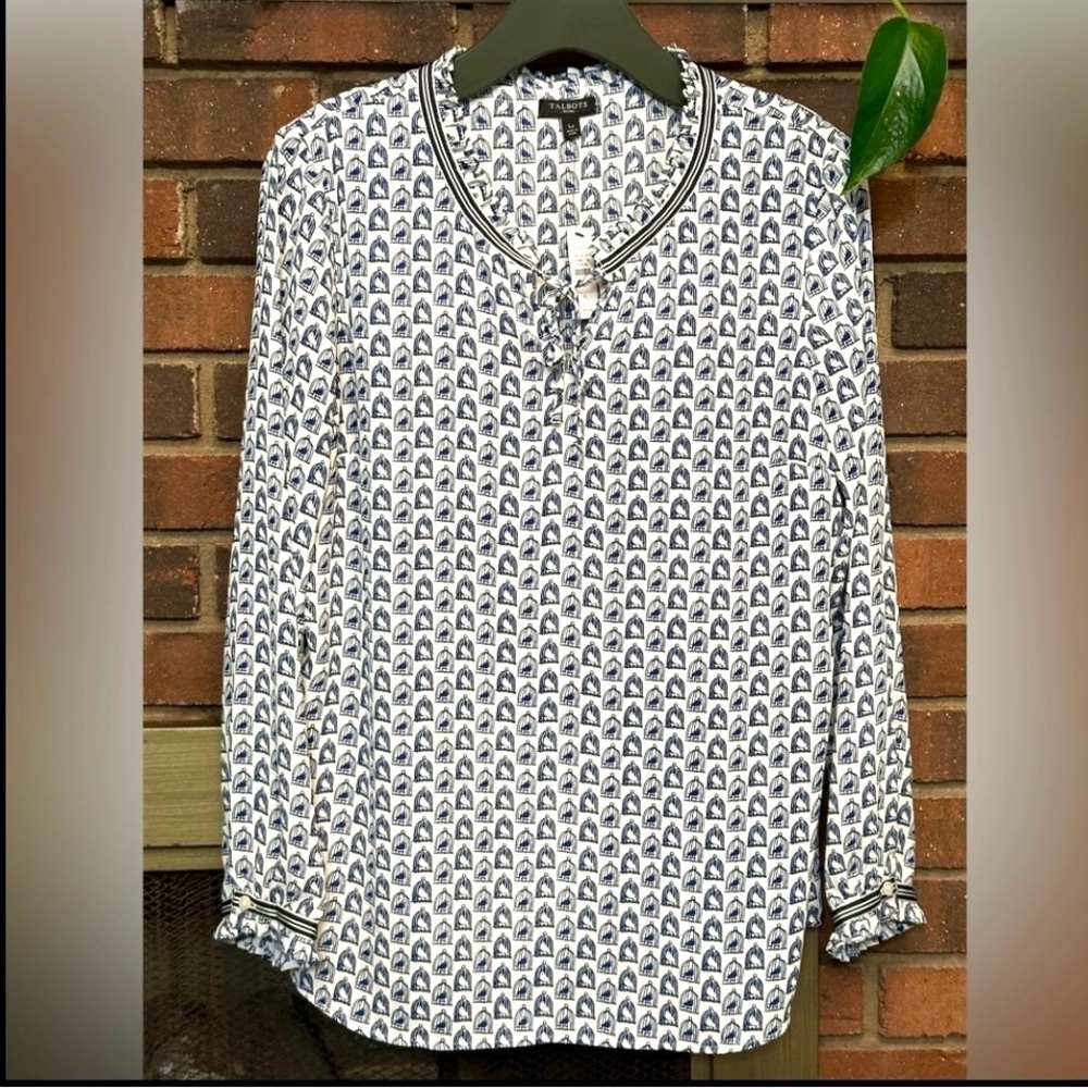 🛍️ NEW Talbots gorgeous blouse